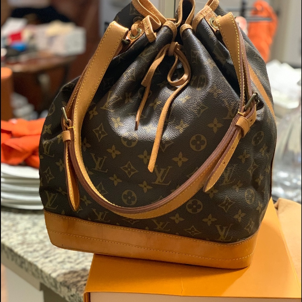 Pt 4 💕LV Noe GM w/ braided strap